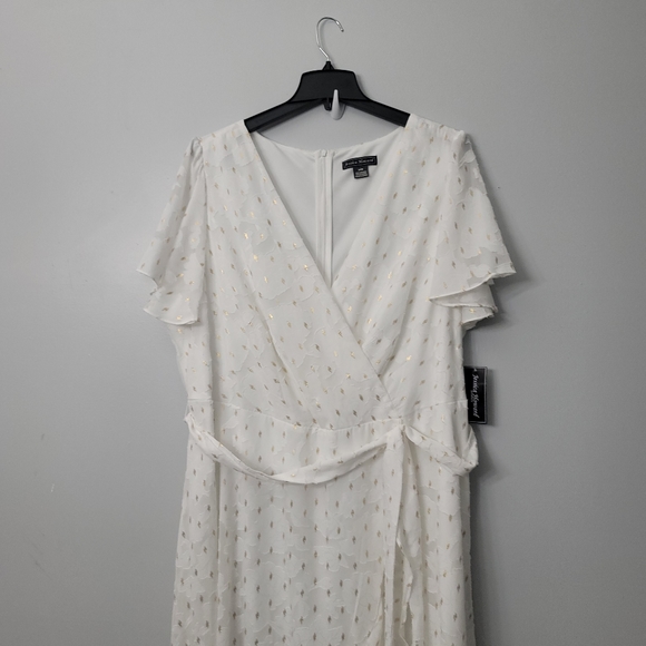 Jessica Howard Dresses Jessica Howard White And Gold Floral Print